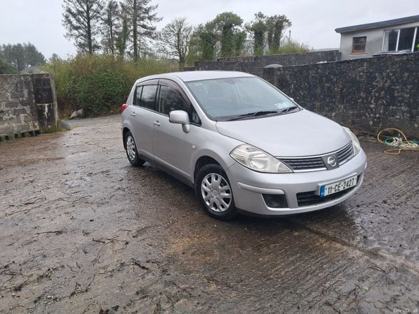 Nissan Tiida Hatchback, Diesel, 2011, Silver