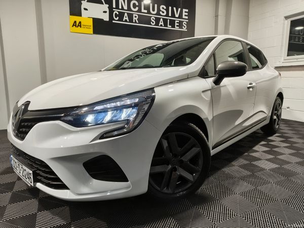 Renault Clio Hatchback, Petrol, 2022, White