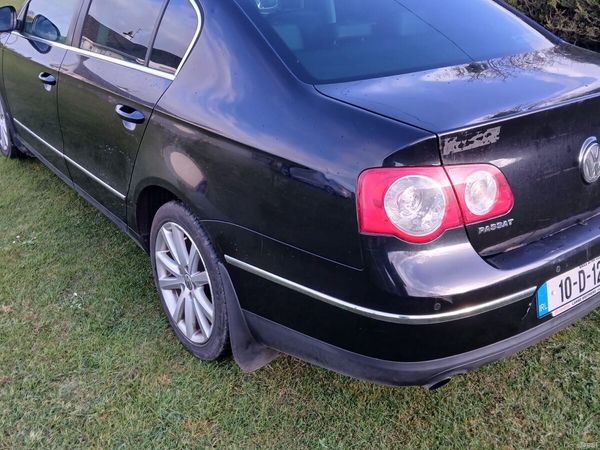 Volkswagen Passat Saloon, Diesel, 2010, Black