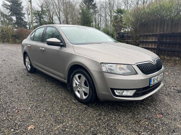 Skoda Octavia Saloon, Diesel, 2016, Beige