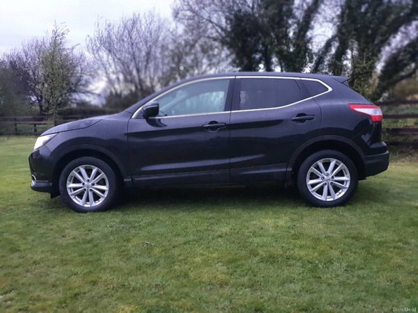 Nissan Qashqai Hatchback, Diesel, 2014, Black