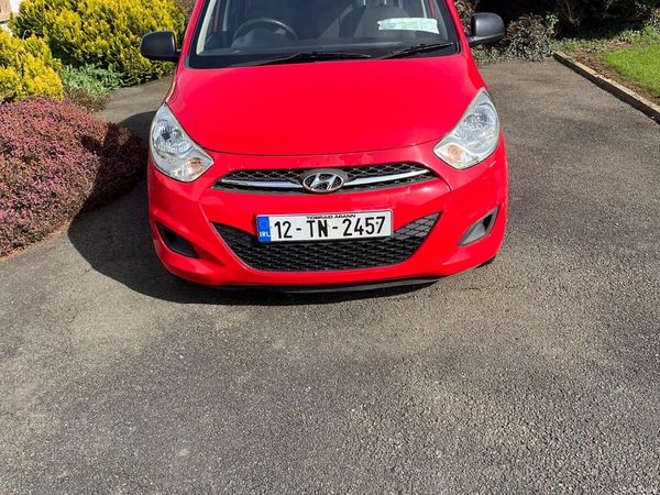 Hyundai i10 Hatchback, Petrol, 2012, Red