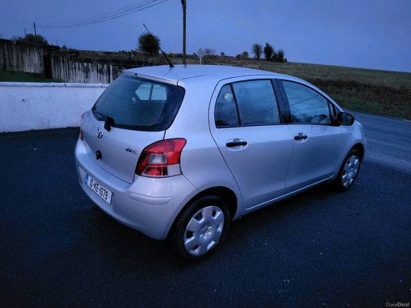 Toyota Yaris Hatchback, Petrol, 2010, Silver