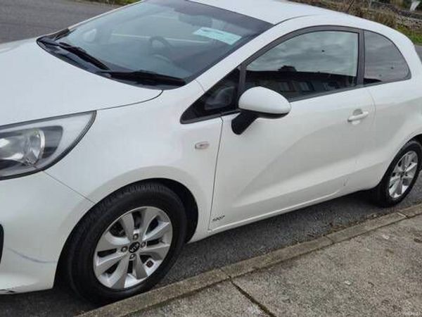 Kia Rio Hatchback, Petrol, 2015, White
