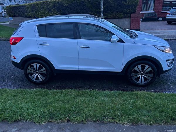 Kia Sportage SUV, Diesel, 2013, White