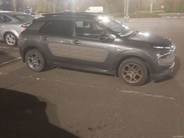 Citroen C4 Hatchback, Petrol, 2015, Grey