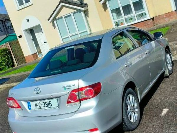 Toyota Corolla Saloon, Diesel, 2011, Silver