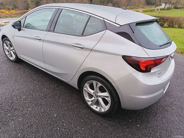 Vauxhall Astra Hatchback, Petrol, 2021, Silver