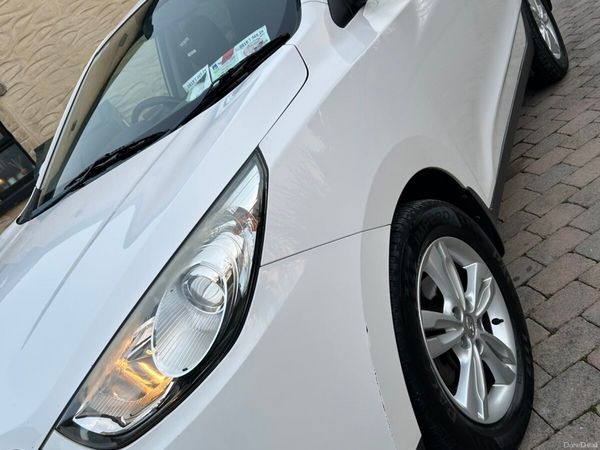 Hyundai ix35 SUV, Diesel, 2013, White