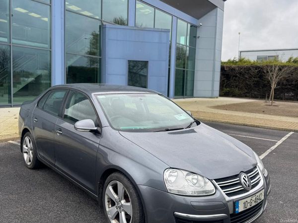 Volkswagen Jetta Saloon, Diesel, 2010, Grey