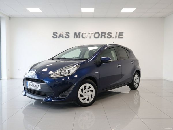 Toyota Aqua Hatchback, Petrol Hybrid, 2018, Navy