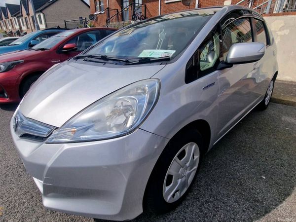 Honda Fit Hatchback, Petrol Hybrid, 2013, Silver