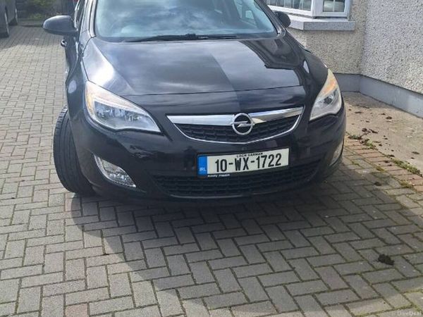 Opel Astra Hatchback, Diesel, 2010, Black