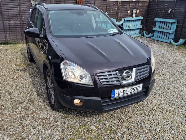 Nissan Qashqai Hatchback, Diesel, 2011, Purple