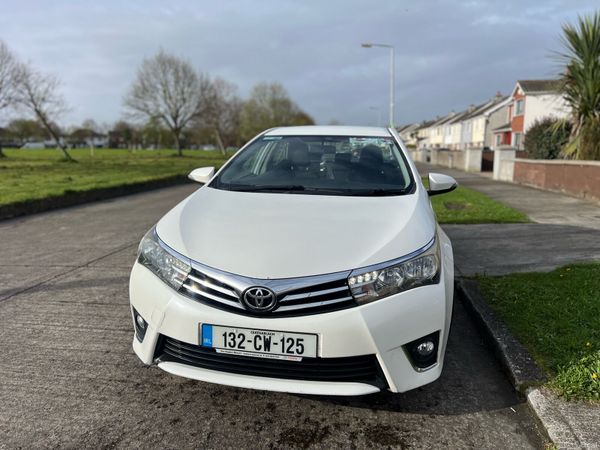 Toyota Corolla Saloon, Diesel, 2013, White