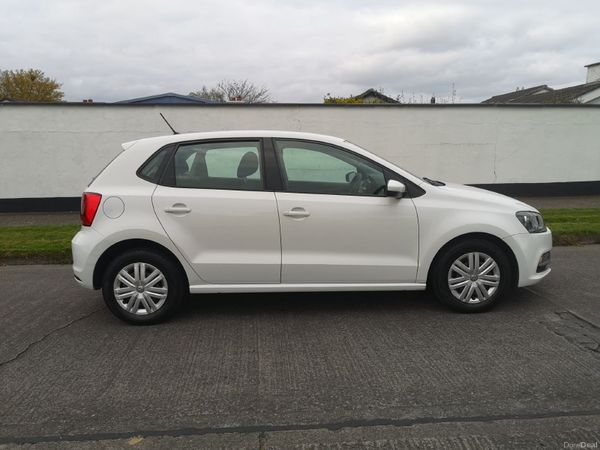 Volkswagen Polo Hatchback, Petrol, 2014, White