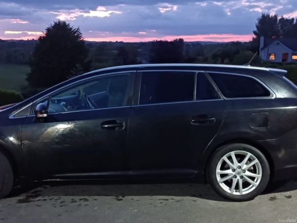 Toyota Avensis Estate, Diesel, 2011, Black