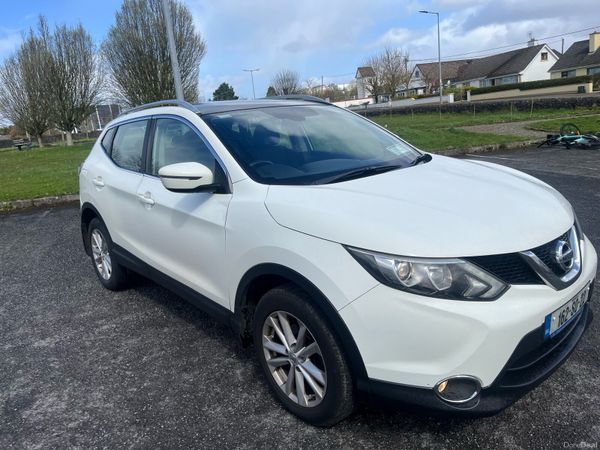 Nissan Qashqai Hatchback, Diesel, 2016, White