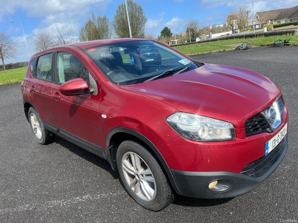 Nissan Qashqai MPV, Diesel, 2013, Red