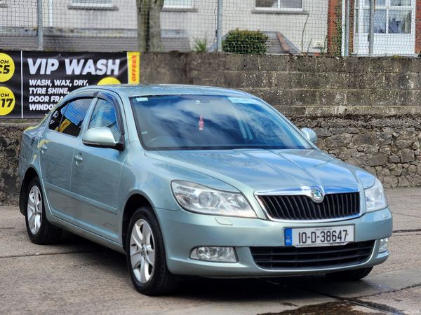 Skoda Octavia Hatchback, Diesel, 2010, Green