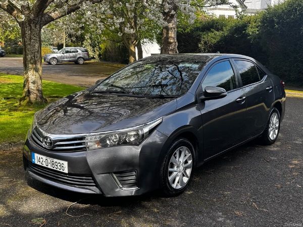 Toyota Corolla Saloon, Diesel, 2014, Grey