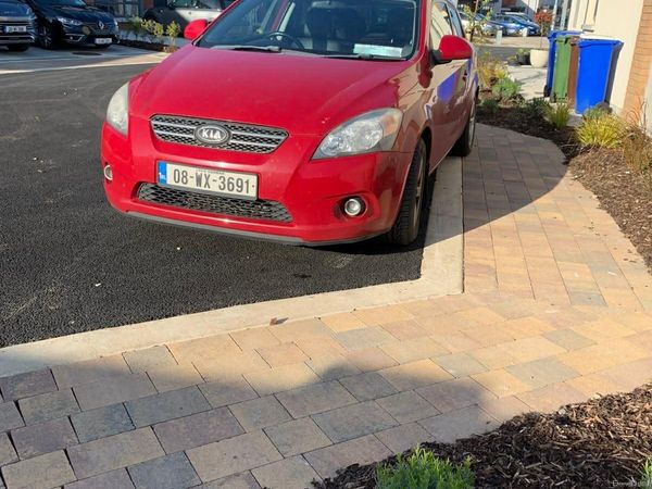 Kia Ceed Hatchback, Diesel, 2008, Red