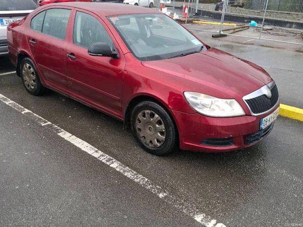 Skoda Octavia Hatchback, Diesel, 2009, Red