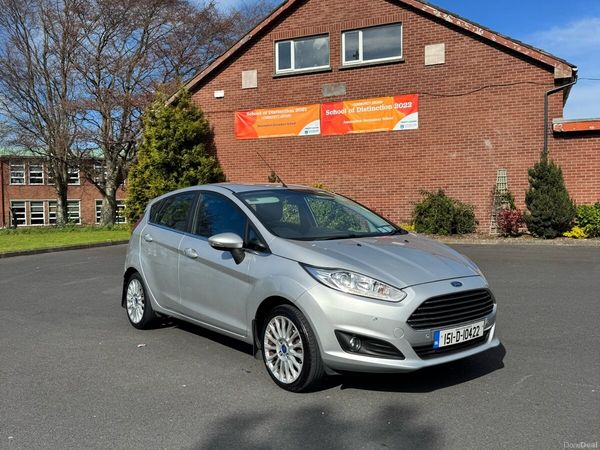Ford Fiesta Hatchback, Petrol, 2015, Silver