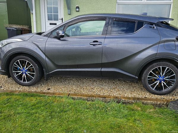 Toyota C-HR SUV, Petrol Hybrid, 2017, Grey