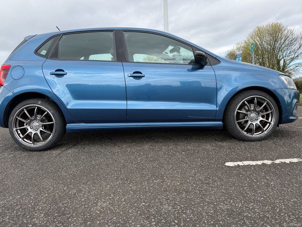Volkswagen Polo Hatchback, Petrol, 2015, Blue