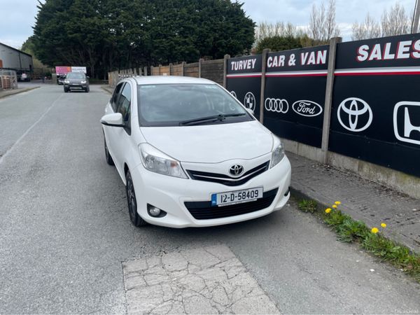 Toyota Yaris Hatchback, Petrol, 2012, White