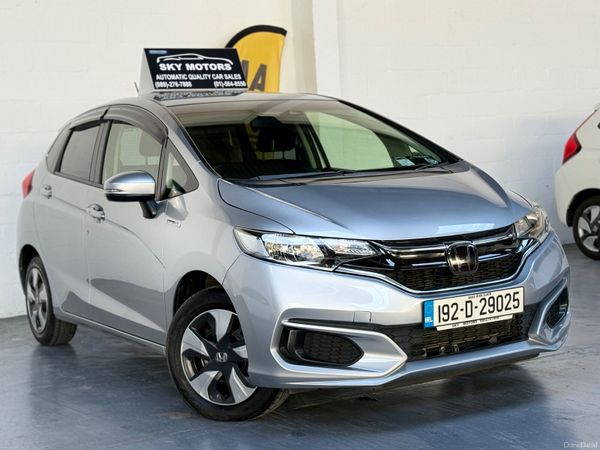 Honda Jazz Hatchback, Petrol Hybrid, 2019, Silver