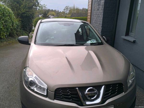 Nissan Qashqai Hatchback, Diesel, 2010, Brown