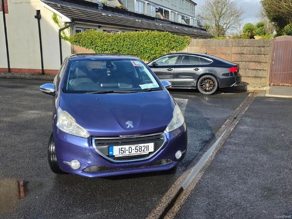 Peugeot 208 Hatchback, Petrol, 2015, Blue