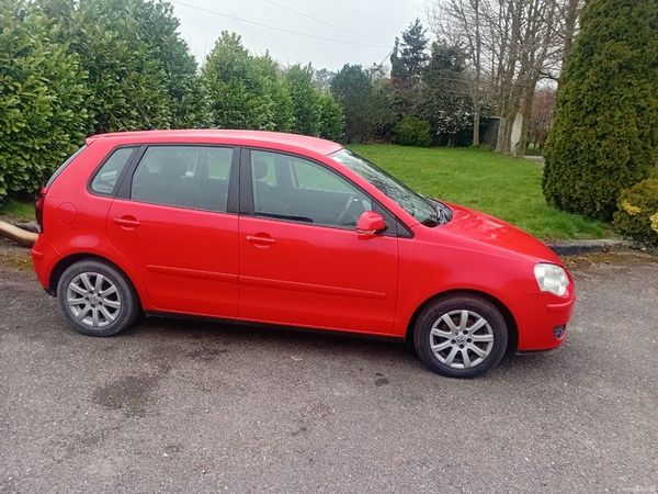 Volkswagen Polo Hatchback, Petrol, 2008, Red