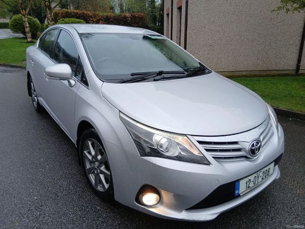 Toyota Avensis Saloon, Diesel, 2012, Silver