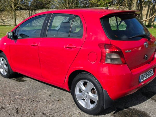 Toyota Yaris Hatchback, Petrol, 2008, Red