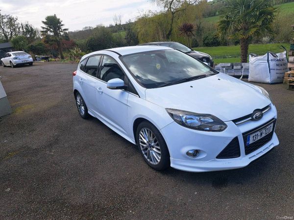 Ford Focus Hatchback, Petrol, 2013, White