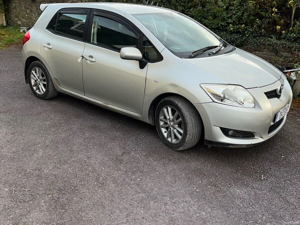 Toyota Auris Hatchback, Diesel, 2009, Silver