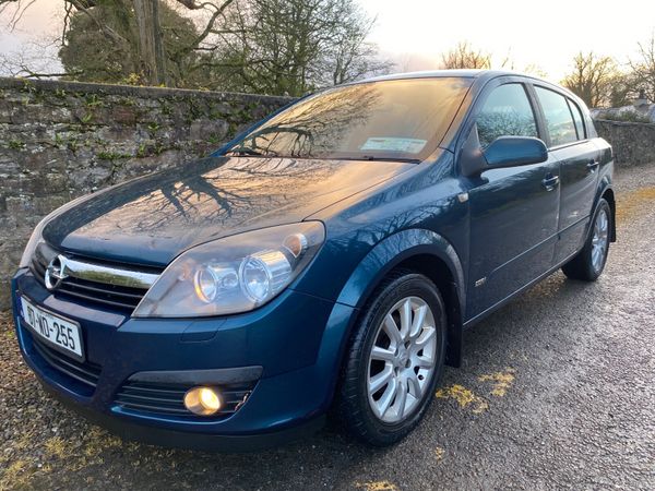Opel Astra Hatchback, Petrol, 2007, Yellow