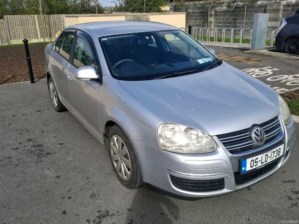 Volkswagen Jetta Saloon, Petrol, 2005, Silver