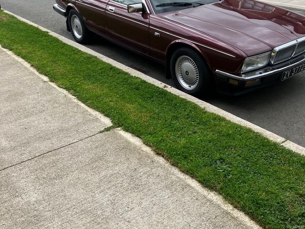 Daimler Other Saloon, Petrol, 1987, Red