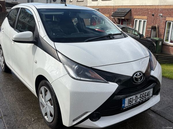 Toyota Aygo Hatchback, Petrol, 2016, White