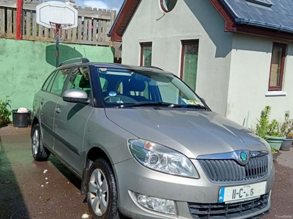 Skoda Fabia Estate/Jeep, Petrol, 2011, Beige