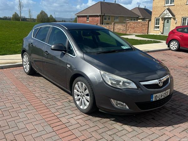 Vauxhall Astra Hatchback, Petrol, 2010, Grey