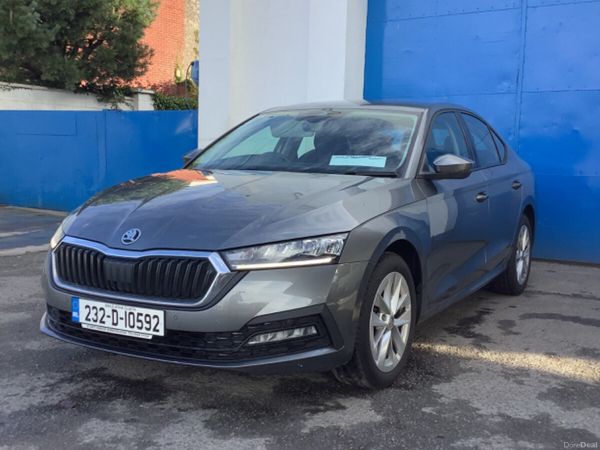 Skoda Octavia Saloon, Diesel, 2023, Grey