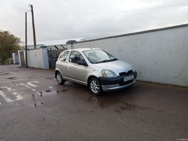 Toyota Yaris Hatchback, Petrol, 1999, Silver