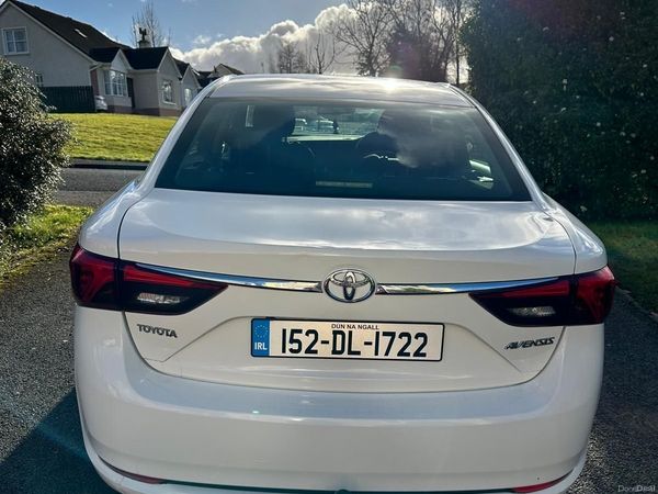 Toyota Avensis Saloon, Diesel, 2015, White