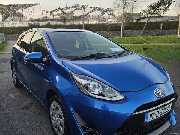 Toyota Aqua Hatchback, Petrol Hybrid, 2018, Black