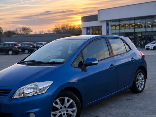 Toyota Auris Hatchback, Petrol, 2012, Blue